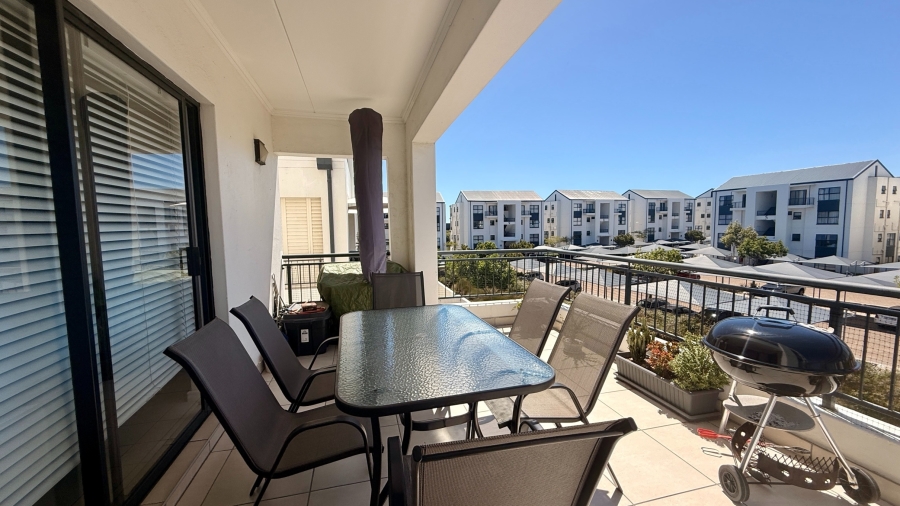 To Let 2 Bedroom Property for Rent in Sandown Western Cape